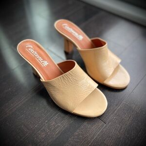 l'intervalle Cream Women's Heeled Mules